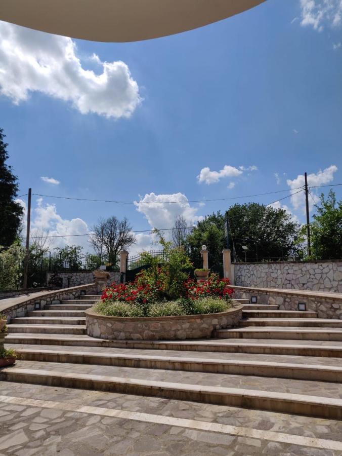 I Due Melograni Agriresort Tarano Bagian luar foto
