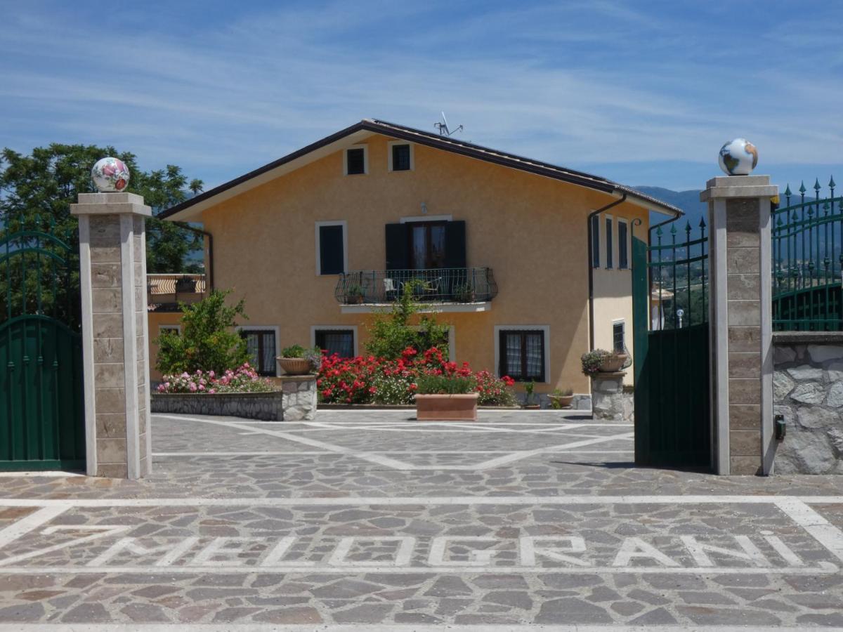 I Due Melograni Agriresort Tarano Bagian luar foto
