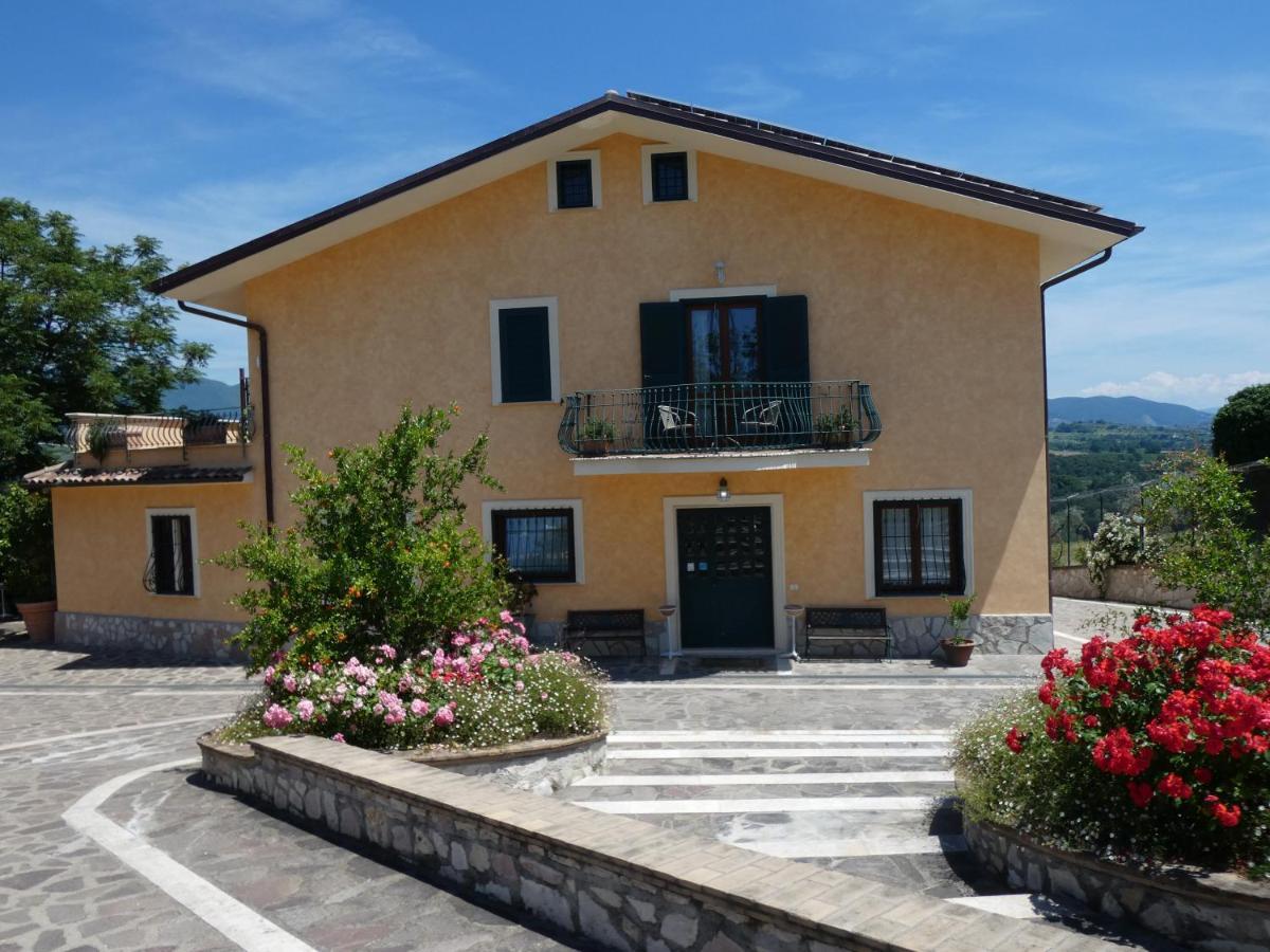 I Due Melograni Agriresort Tarano Bagian luar foto